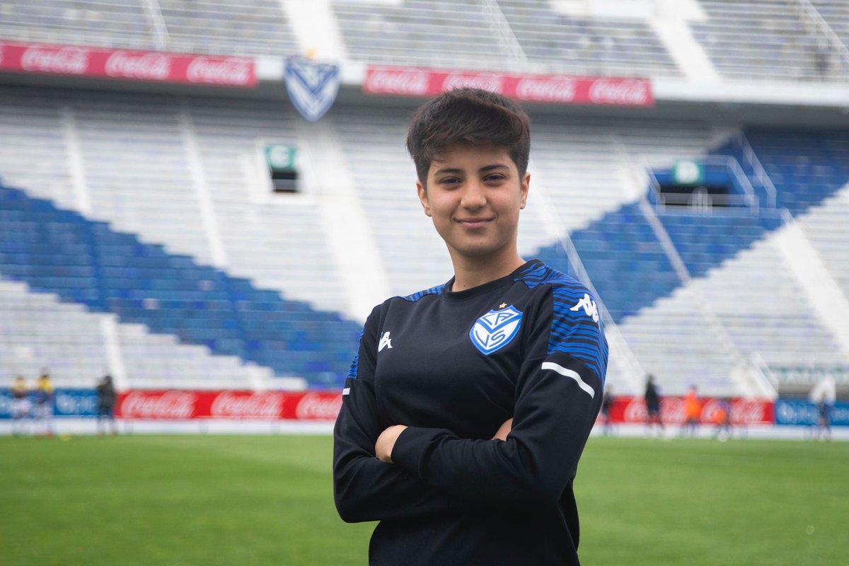Pablo_szyszko's tweet photo. 🔥 Tatiana Sarmiento, es la primera jugadora surgida de las inferiores que convierte tres goles con la camiseta de #Vélez. Primer triunfo del Fortín 

🔝 27'
🔝 40'
🔝 68'

🤯 Qué nivel de la jugadora de la Selección Argentina Sub 17 🇦🇷 

📷 @FemeninoVelez https://t.co/ptJC2a3lTV