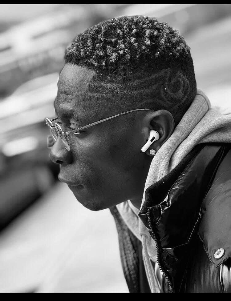 shatta_micki's tweet photo. #The_Plug❤️🙌✔️🔌🔌🔌 https://t.co/okN9Kj1cWm
