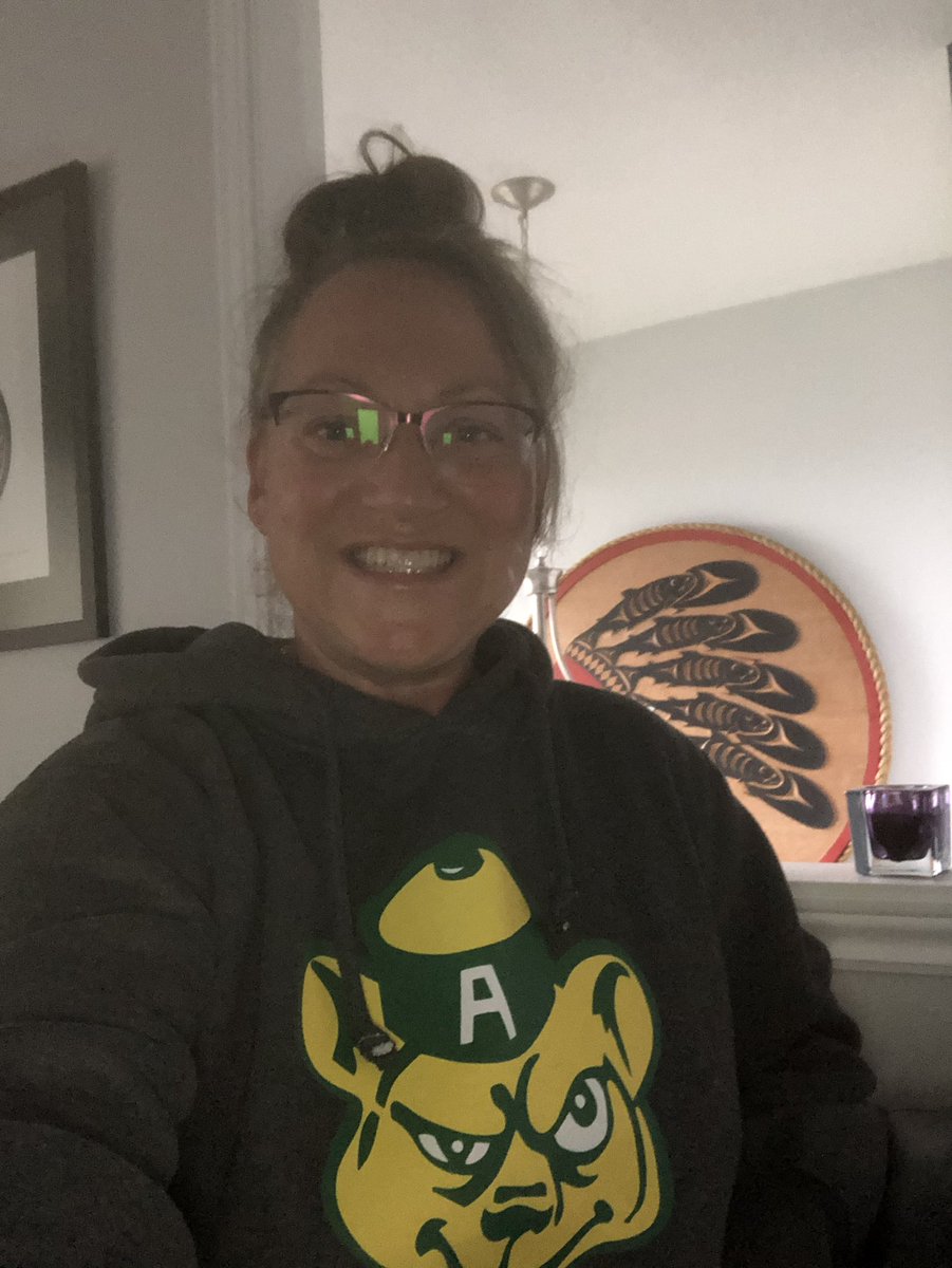 smned's tweet photo. Let's Go Bears!!! @GBHKY @USPORTS_Hockey Cheering from all over!!! Abbotsford, BC , Victoria BC , Sherwood Park AB!!! #goodluckGin #greenandgold #letshereyouBearsFans https://t.co/lB6ryRTigf