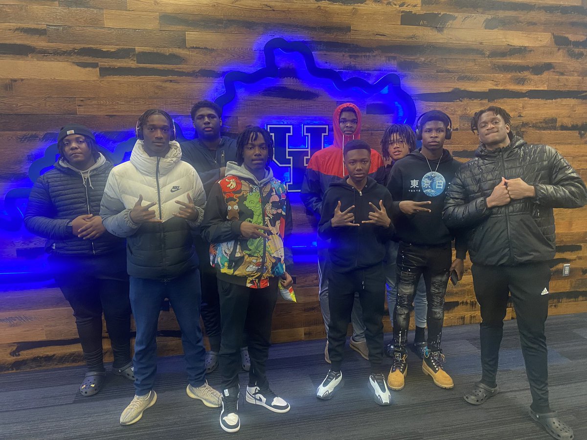 CoachCarr52's tweet photo. Absolutely blessed to lead this great group of young men at Denby HS. Our program is based on 4 principles Character , Accountability, Relationships, and Respect. #THECARRWAY https://t.co/YfLdh8MRwv