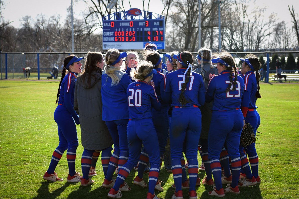 RiverhawkSB's tweet photo. Home sweet home 🏡

Happy to be back in front of the River Hawk faithful

#UnitedInBlue | #aesb https://t.co/sQbtgOTL3E