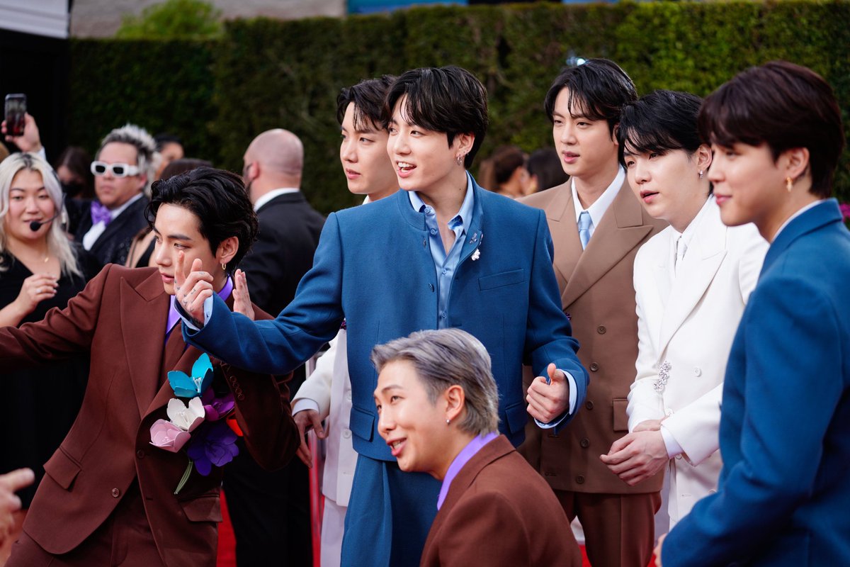NNasuha7bts's tweet photo. DROP THE TAG EVERYONE

#BTS    #GRAMMYsTNT https://t.co/zyEDKGJBeo