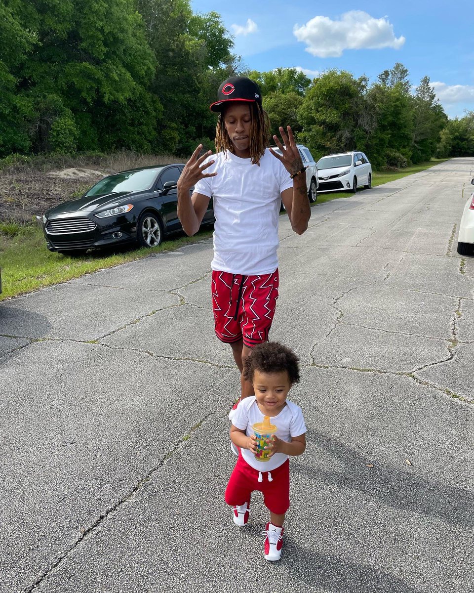 its1dondre's tweet photo. my son is my flex, shittin me 🤞🏾 https://t.co/1nqbuoL6Vk