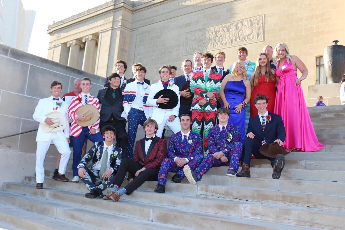 stasaintsrugby's tweet photo. Senior day didn’t end at the field, these Saints went on to Senior PROM Saturday night! Saints rugby family know how to arrive in style!! These cow boys clean up nice!! #SaintsTakeProm #AbsoluteStyle #SaintsRugby #Classof22 https://t.co/XhxfuwA0mp