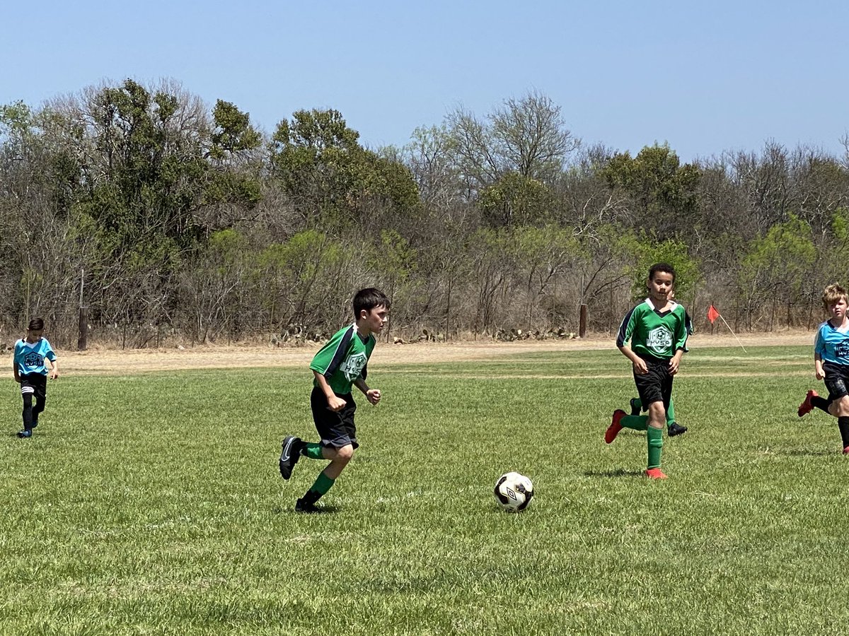 classicsgirl04's tweet photo. And now, soccer opening day! #fortheloveofsocer #gosportsteam https://t.co/r9AzYd5e2s