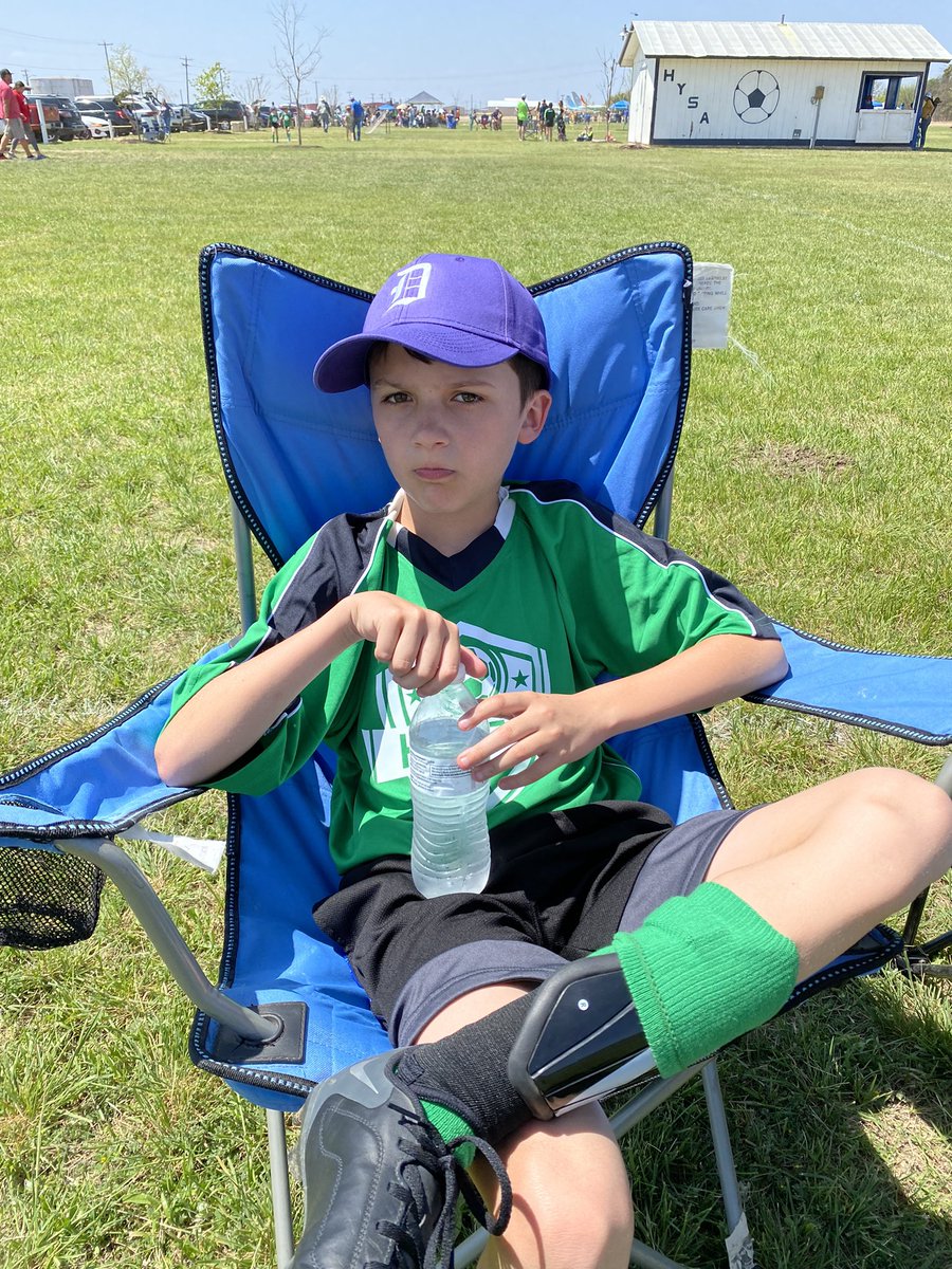 classicsgirl04's tweet photo. And now, soccer opening day! #fortheloveofsocer #gosportsteam https://t.co/r9AzYd5e2s