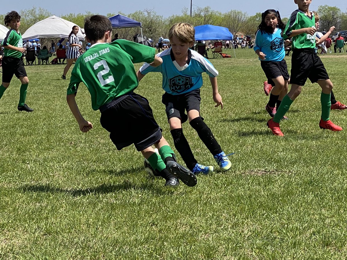 classicsgirl04's tweet photo. And now, soccer opening day! #fortheloveofsocer #gosportsteam https://t.co/r9AzYd5e2s