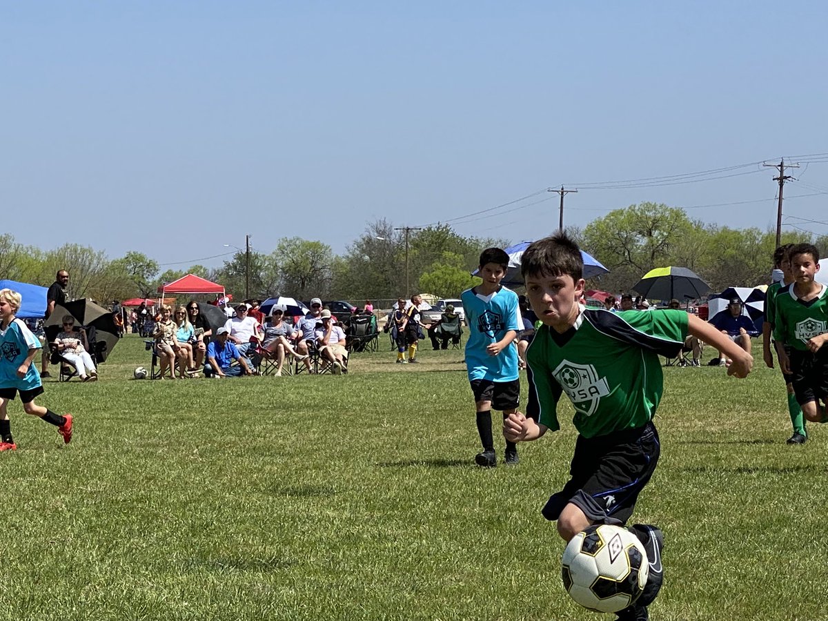 classicsgirl04's tweet photo. And now, soccer opening day! #fortheloveofsocer #gosportsteam https://t.co/r9AzYd5e2s