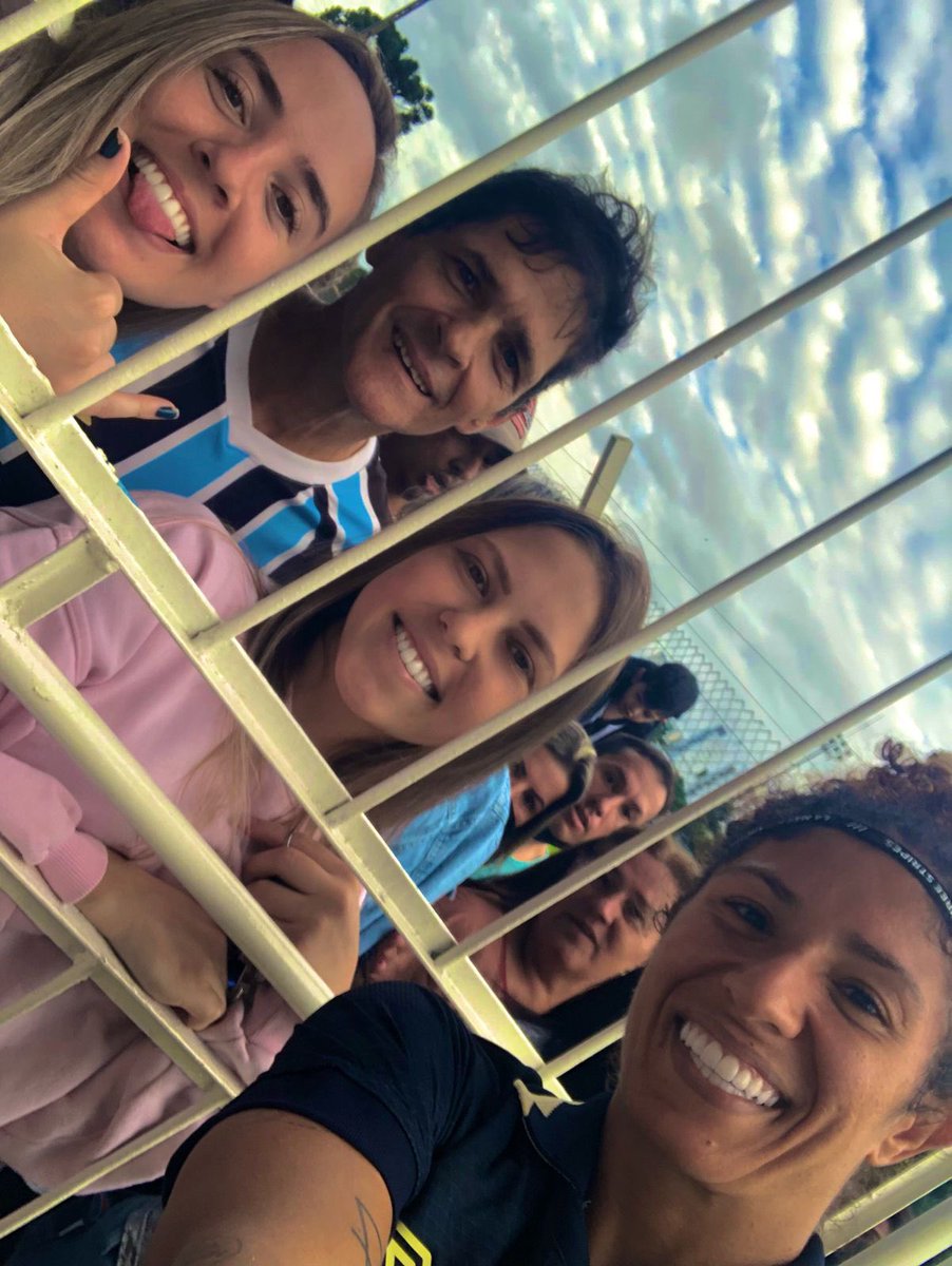 Ela é uma queridaaaaa 💙💙💙💙