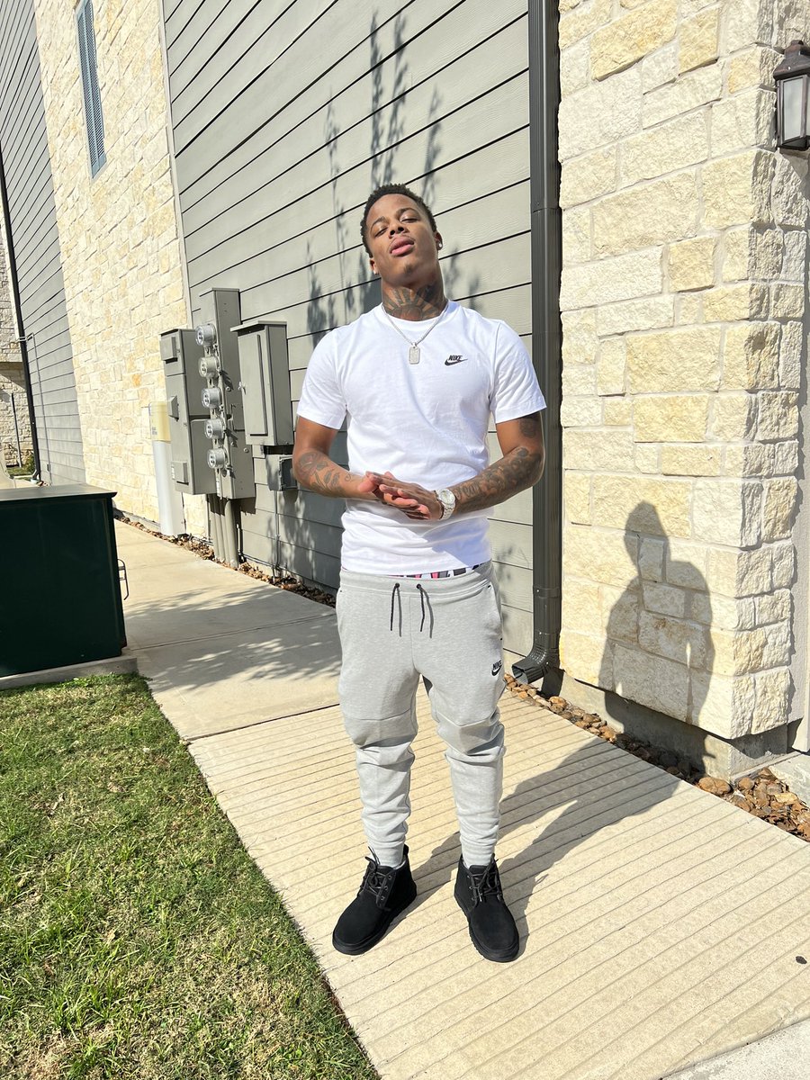 iamdooda's tweet photo. I jus pray I make a way🙏🏾 https://t.co/c2UhNODqCC