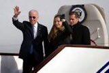 JosephV64384697's tweet photo. #ForeignAid = #MoneyLaundering #KickBack #ClintonFoundation #ObamaFoundation #McCainFoundation #KerryFoundation Send #Ukraine The $75Billion #Afganistan Military Equipment WE🇺🇸 Paid + Airport #China Took Over 🤦🏻♂️ #BidenCrimes #SoldOut🇺🇸 @FBI @JusticeOIG @StateDept FAILED🇺🇸 https://t.co/EEwdrHnv0x