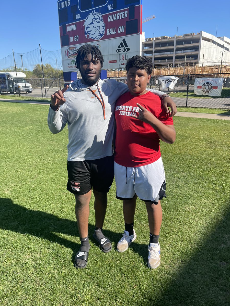 Great work out with <a href="/SportsPrepUsa/">SportsPrep</a> <a href="/KRISTOPHEROSS/">SUGE ⍟</a> today hard work dedication only in the 7th grade holding his own with big dogs <a href="/TexasFootball/">Texas Football</a> see you at spring game <a href="/TexasMascot/">BEVO XV</a> <a href="/TexasRecruiting/">Texas Football Recruiting</a> C/O 2027 OL