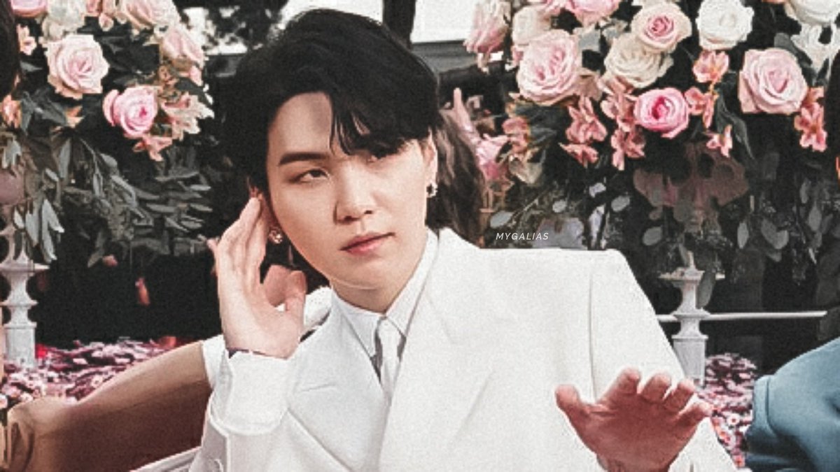 mygalias's tweet photo. 📸 min yoongi ; hand in marriage https://t.co/N4gWXbTNnx