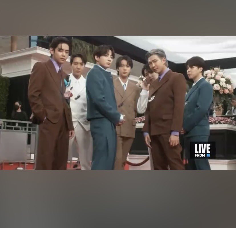 WWHbangtan7's tweet photo. here’s some group photos 

#BTS  #GRAMMYsTNT https://t.co/rK4lIq0Y6B