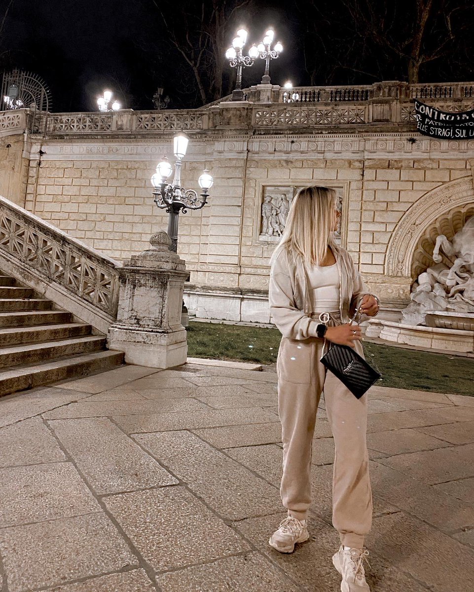 ajlasparkles's tweet photo. 🇮🇹 https://t.co/Ng24Fmodqg