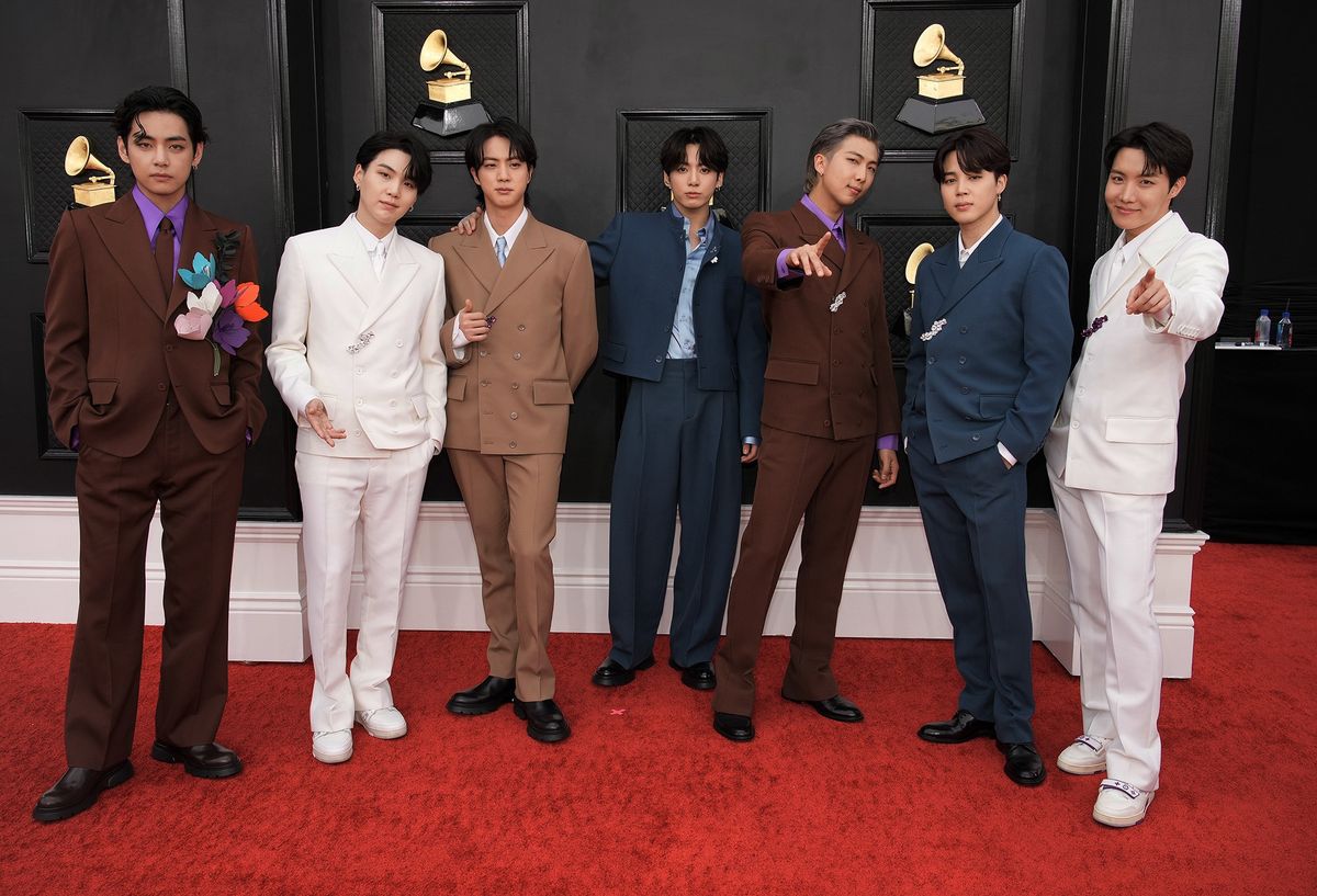 people's tweet photo. .@BTS_twt at the #Grammys! ✨ See all the red carpet arrivals: https://t.co/7h4oieKeik https://t.co/Tztun7x3BU