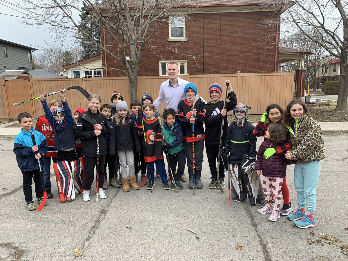 Goodable's tweet photo. Meanwhile in Canada:

The NHL's Brady Tkachuk just led his team to a win.

How did he celebrate?

By stopping to play a game of street hockey with a bunch of local kids on his way home.

🏒🇨🇦 https://t.co/1QniIyta8o