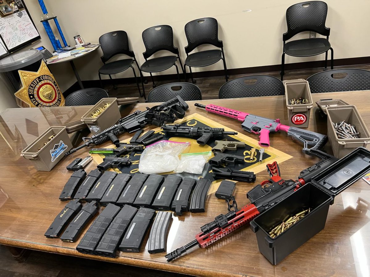 Where there’s one, there’s two…After a follow up investigation, 4 more ghost guns and high capacity magazines were recovered from the felon arrested <a href="/WVDC/">wvdc</a>. Great Job!! <a href="/sbcountysheriff/">San Bernardino County Sheriff</a>