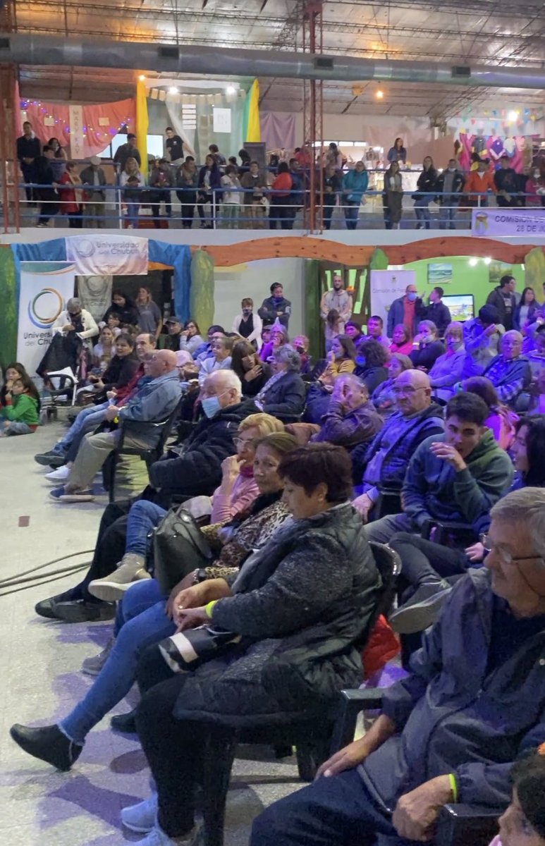 ColinirEma's tweet photo. Hoy, visitando la muestra Agropecuaria de Gaiman.
Junto a #DarioJames, #DorisThomas y @sergiodramon
El Estado Nacional acompañando con stand de INTA y ANSES. @FischerNicolasF 
#Gaiman
#VIRCH https://t.co/fnSQ79mp2O
