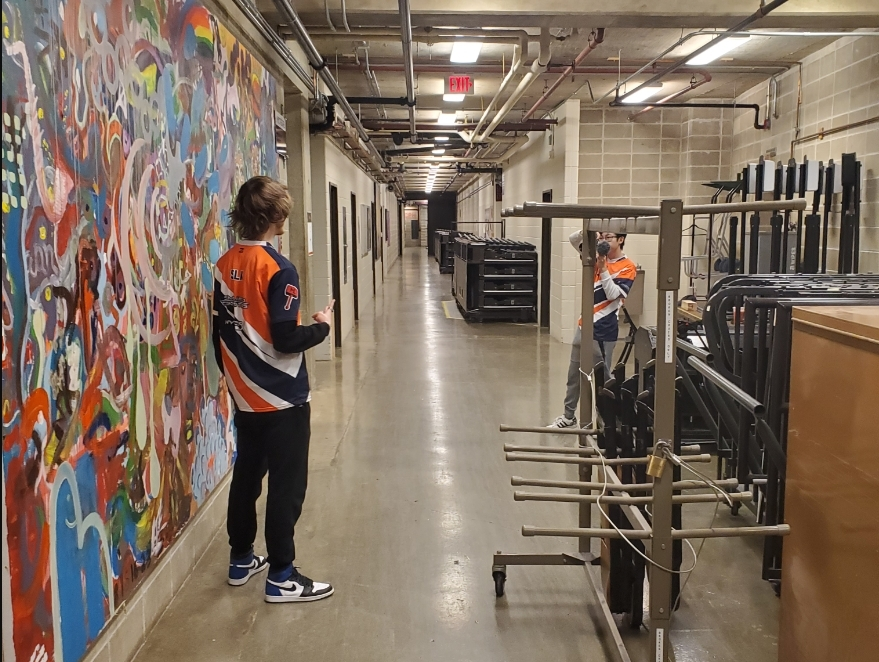 Illini_esports's tweet photo. Can anyone guess what we are doing??

It may or may not involve @slkrl_ 🤫

#IEWIN |  #LevelNextRLTakis https://t.co/hJaNgeuvAP