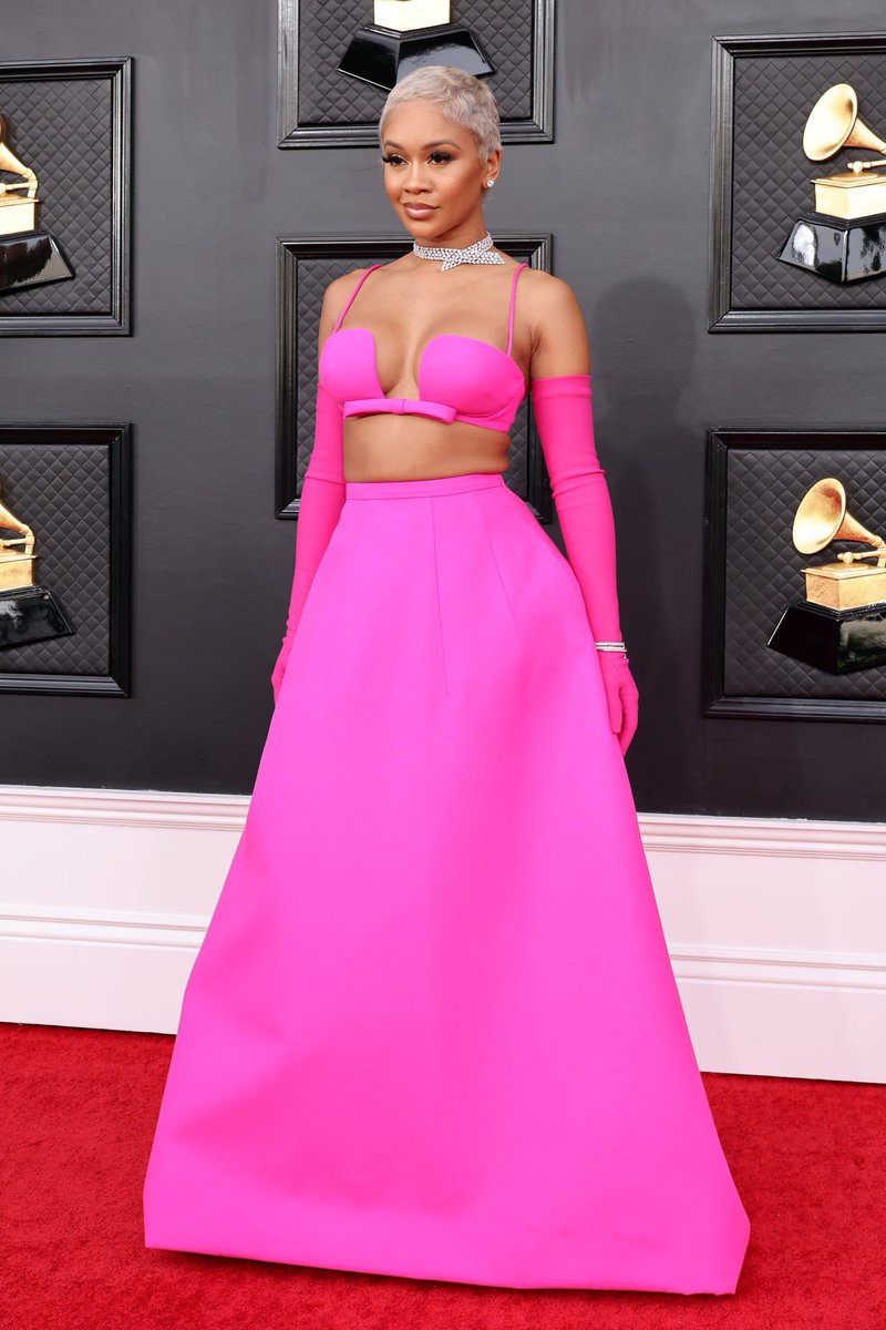 Saweetie looking stunning in pink 💖 #GRAMMYs