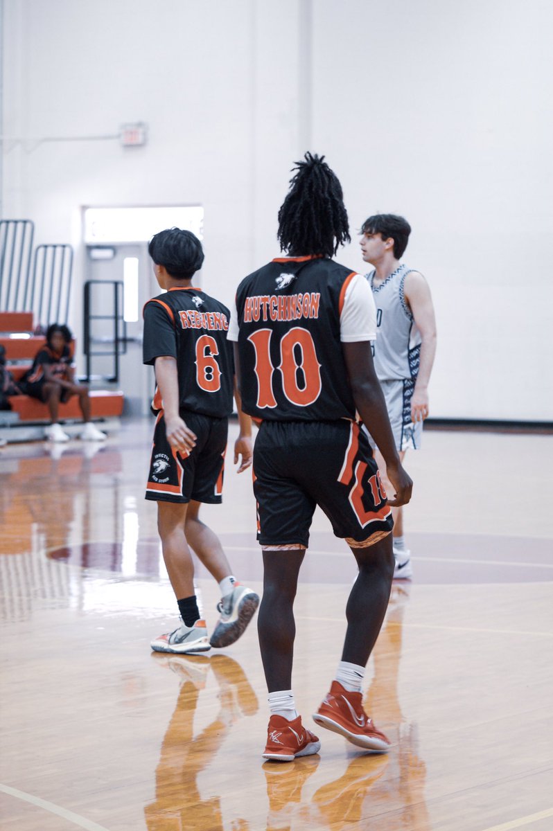 Sophomore Asher Hutchinson w/<a href="/LetsGoRedStorm/">The Invictus Red Storm</a> <a href="/ballout_asher/">Asher Hutchinson</a> || <a href="/AHSdawg_hoops/">AHS Basketball</a>