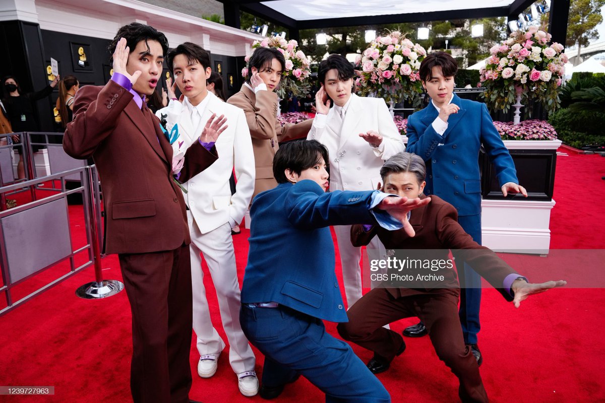 PkJkx's tweet photo. @TNTLA Los PAVED THE WAY, las pop Titans, los WORLD DOMINATION 💜
#GRAMMYsTNT #BTS #방탄소년단 https://t.co/tGRkkSIYav