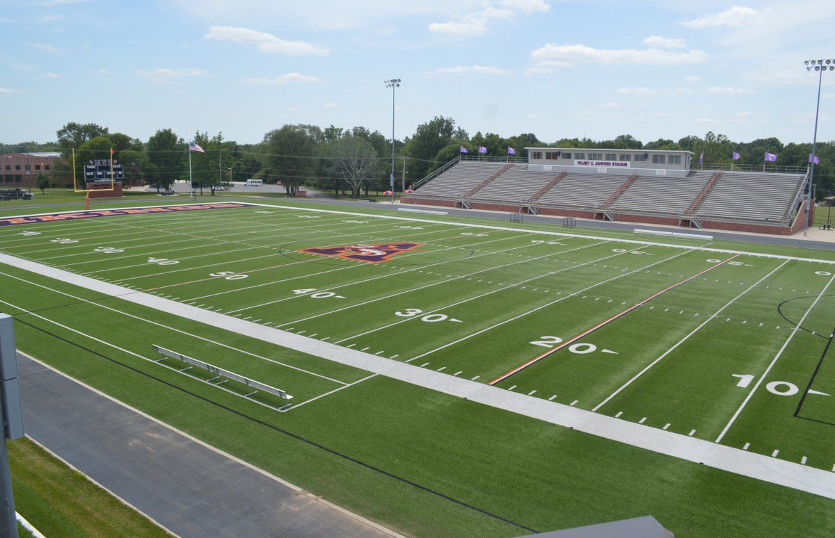 JamienHenley22's tweet photo. Super Blessed to receive my First Scholarship from Missouri Valley College🟠🟣
@MovalFootball @coach_sallen
@Coach_Hyde @JermaineCarpent https://t.co/6I909w9kyz