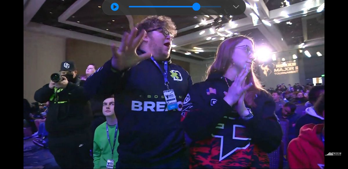 FCh1cken's tweet photo. @MilesTheRoss This dude got new merch on every game... thieves. Faze. Breach.... man can't decide https://t.co/oBvjxPxvUi