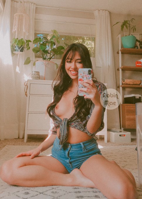 happy 8 years to me! my videos and OF are on sale ☀️🍃 https://t.co/YJ6IMCcmDu