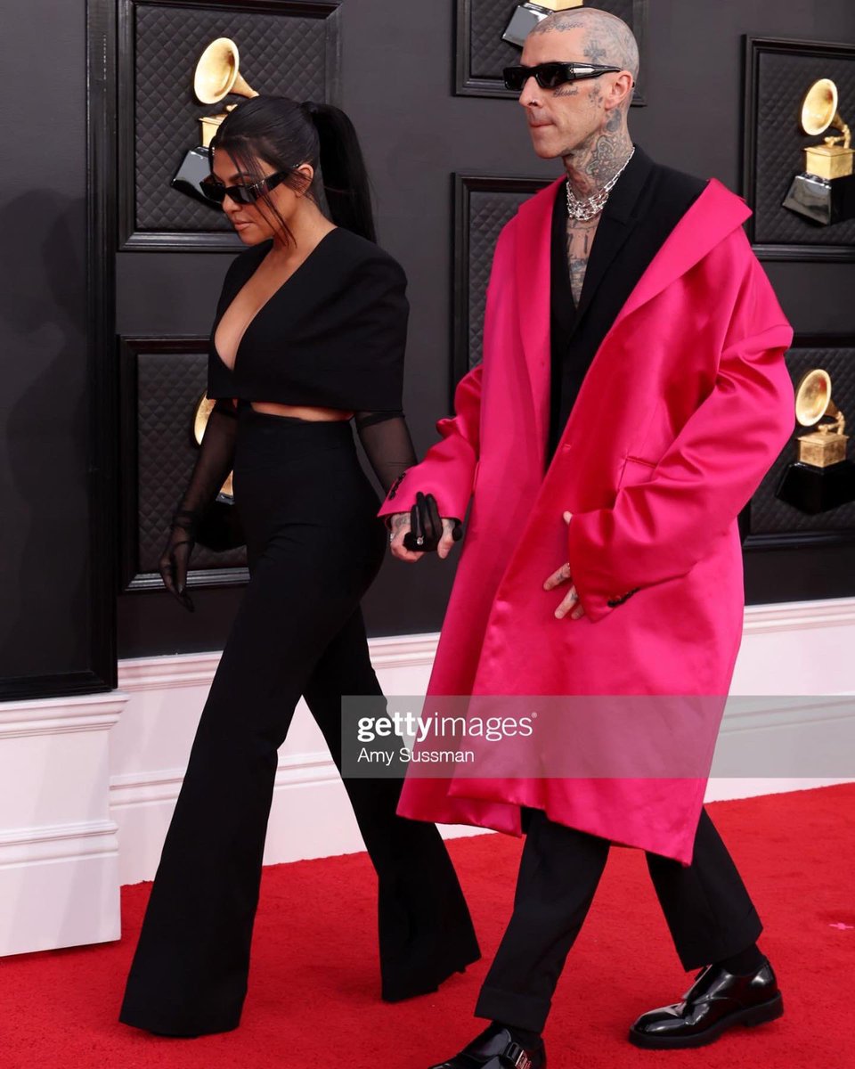 felipemnzp's tweet photo. Kourtney been making the ROUNDS!! It was time she claimed her spot. #GRAMMYs https://t.co/WuE0VzdjUM