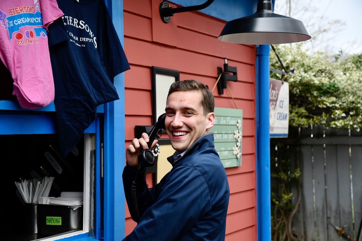It's always fun to stop for some ice cream on the campaign trail! Small businesses like Peterson's Ice Cream Depot in Clifton are the fabric of our communities.