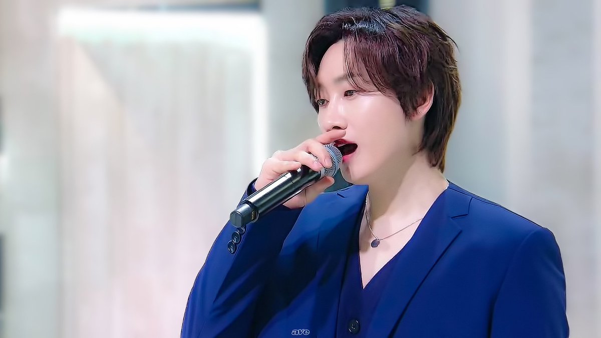 james19_malika's tweet photo. Happy birthday my sweetie #EUNHYUK #AllRiseSilver Wishing you healthy happy Blessed with a lot of love 💙❤💞💝🎂🎉🎉🎈🎊 enjoy your special day https://t.co/SexZ1NfUKF