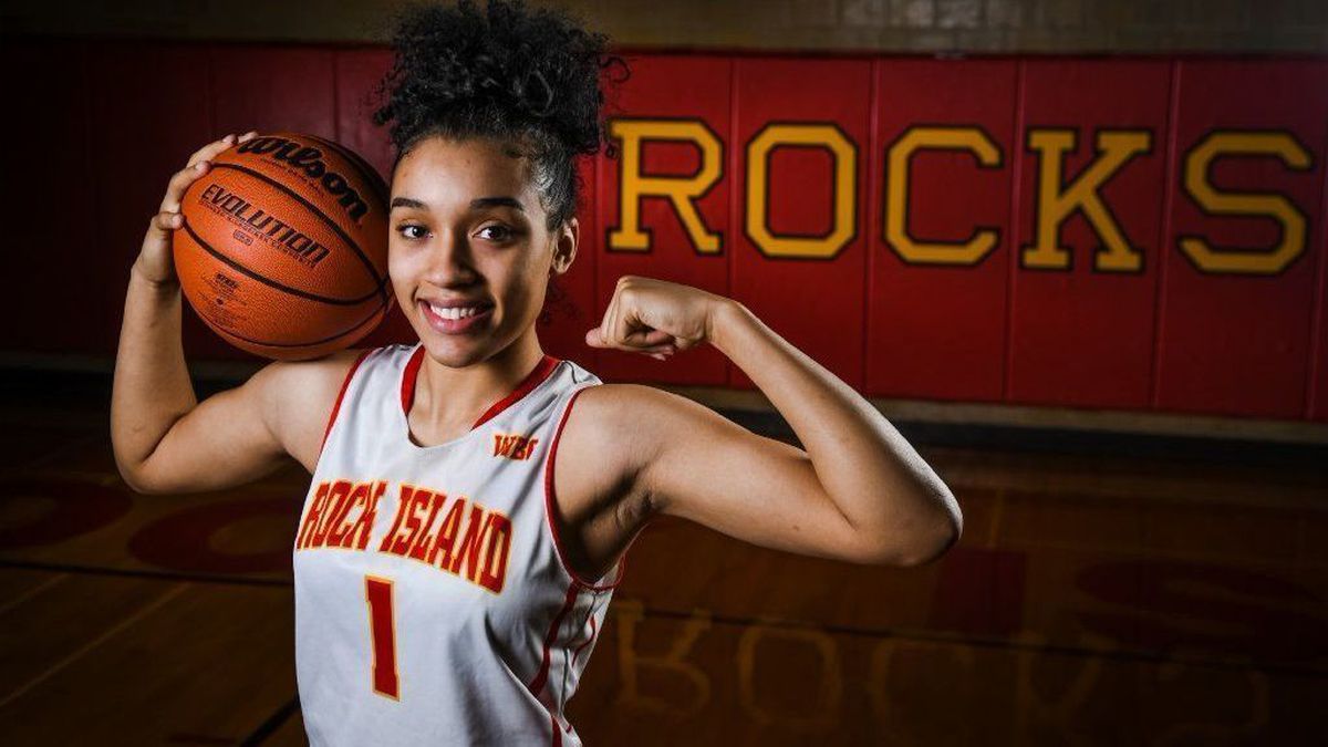 YoungEconClass's tweet photo. Getting ready to watch @QueenBrea_1 play &amp; I remembered when I asked her about where she was going to play.

I said "You don't want to play for UConn?" 
She said, "No, I want to beat them!" 

Today is the day, Ms. Beal, we are all rooting for you!
#ThisHouseRocks
#thebigdance https://t.co/7fophBDHQk