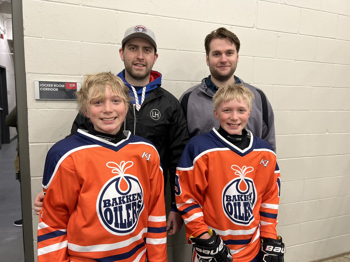 agetzalff's tweet photo. Thanks to @Moore_Ray_kyler and @kerchicken for being equipment managers for the boys this weekend! You guys are the best!!! https://t.co/7jUHgHujNs