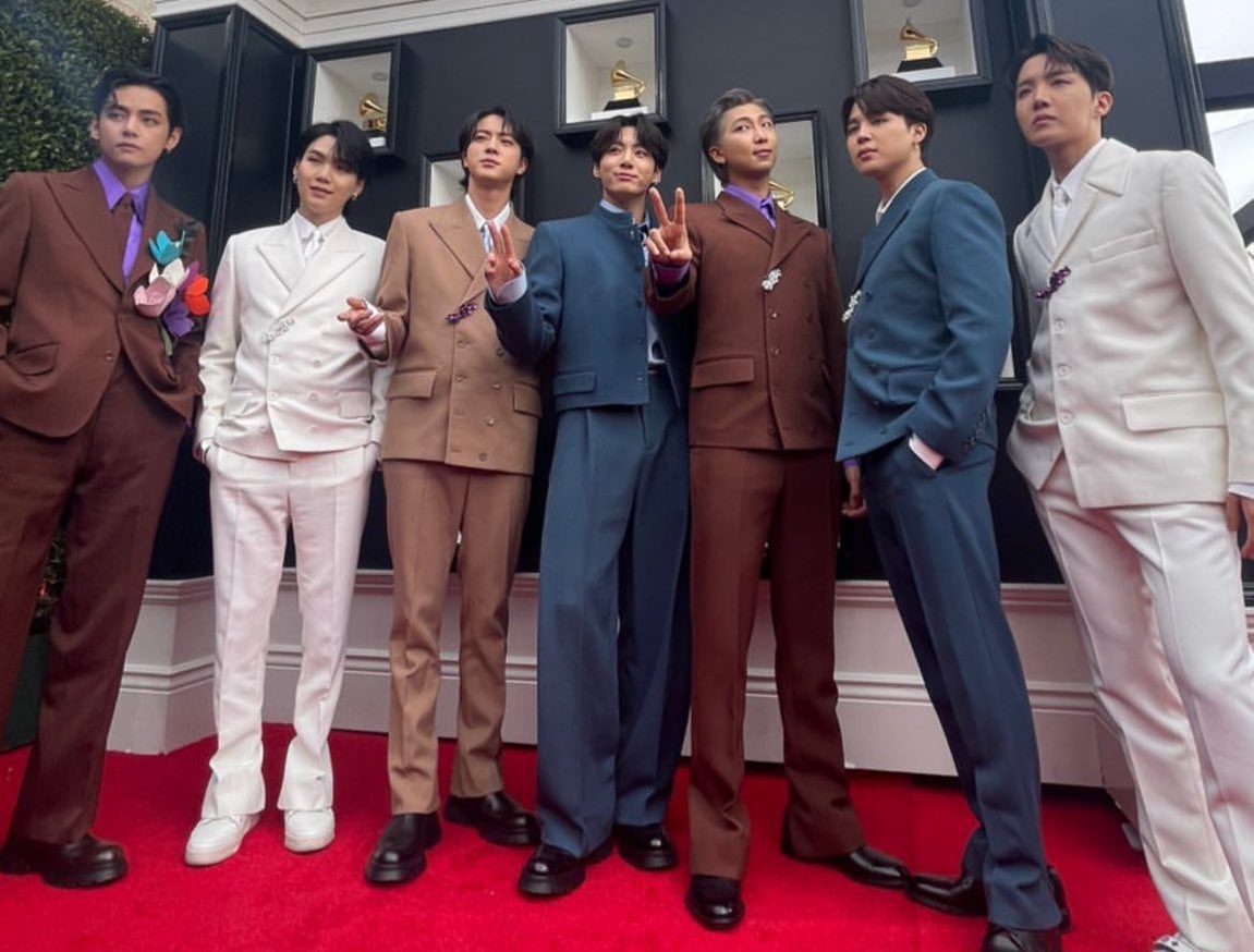 RiveraMeibi's tweet photo. @TNTLA Obviamente BTS BTS
#GRAMMYsTNT #BTS https://t.co/FB7Nk4SDN8