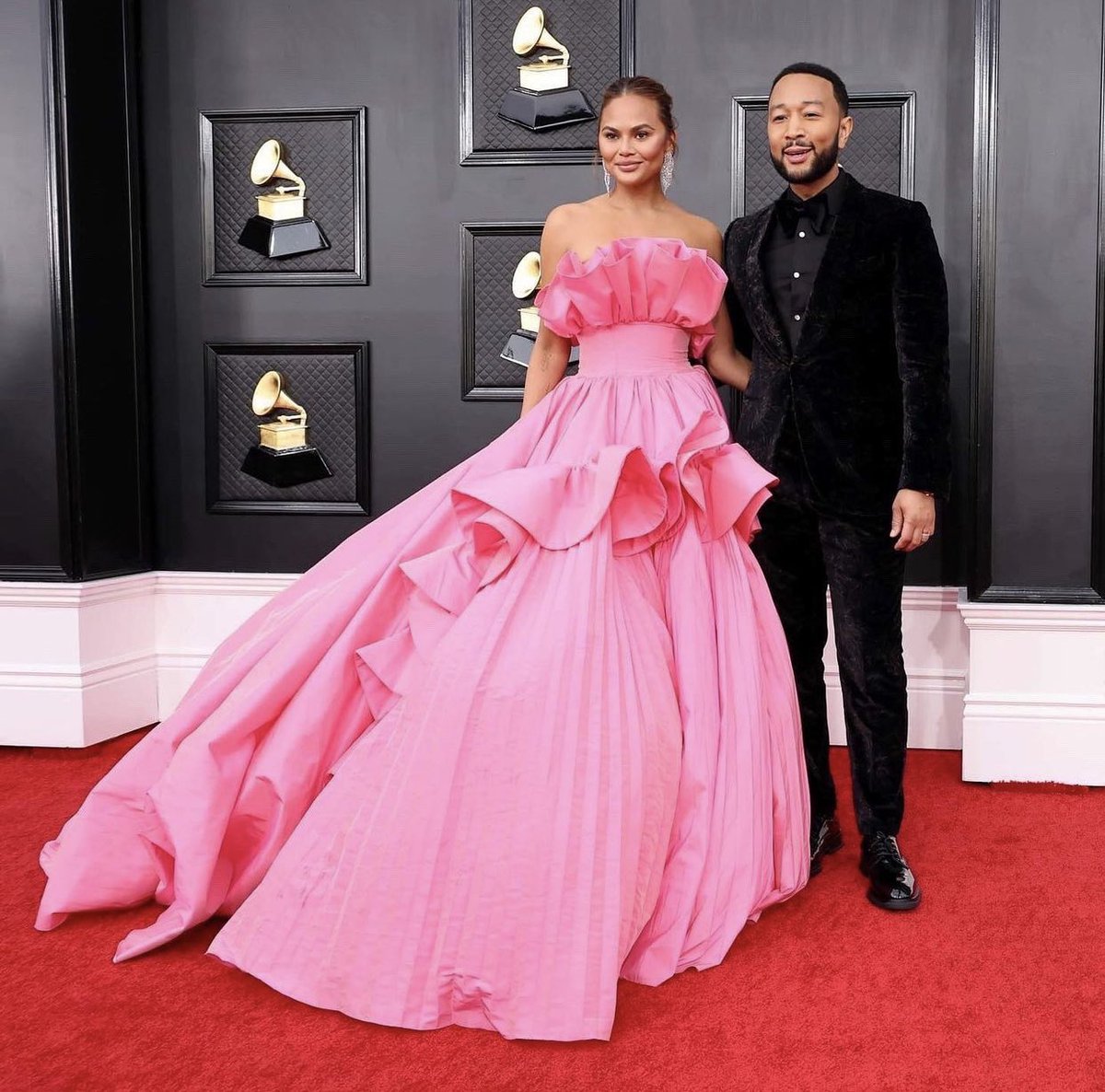Chrissy Teigen wearing Nicole + Felicia Couture for #GRAMMYs 💗💗💗