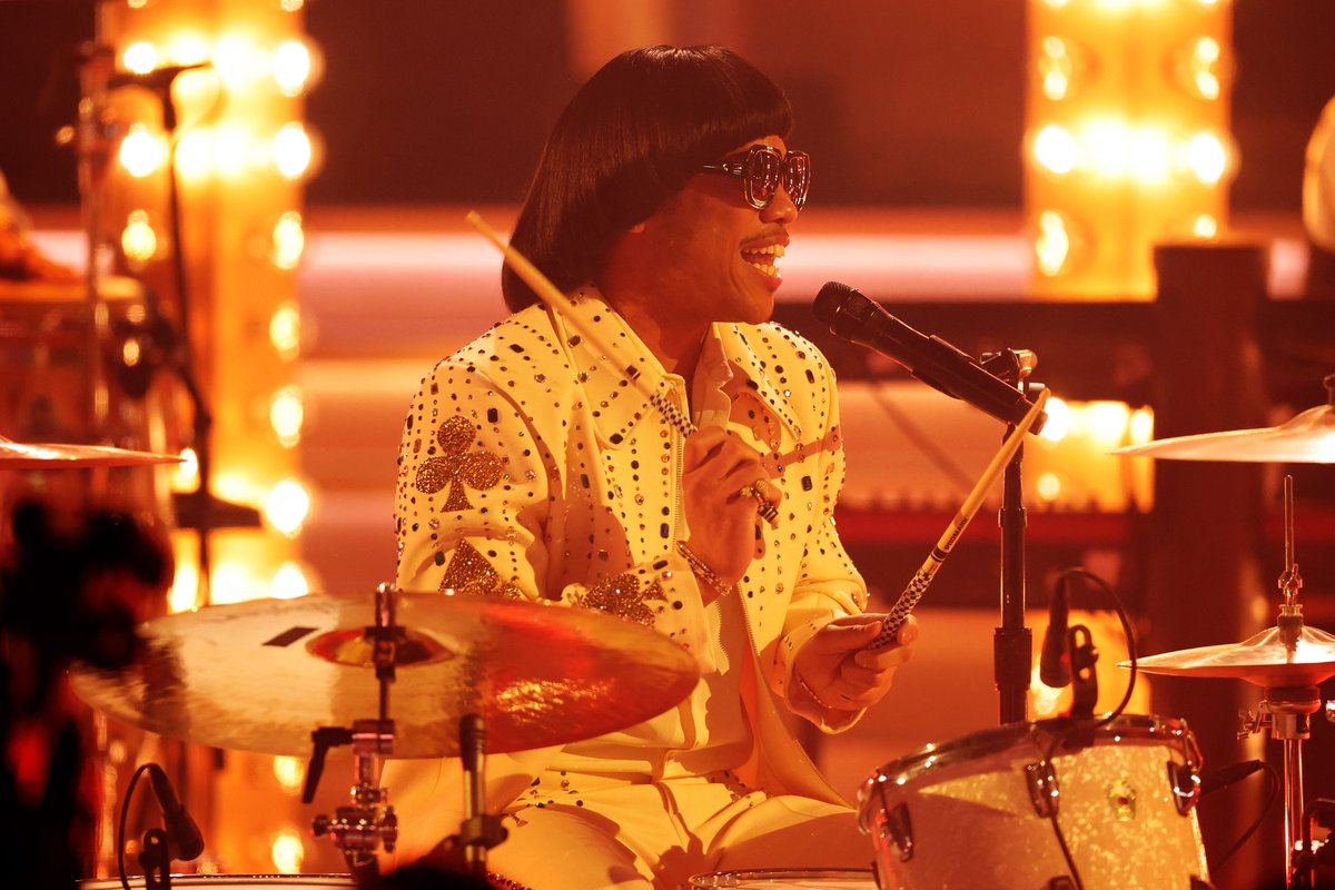 フロントロウ編集部 S Tweet グラミー賞 ブルーノ マーズとアンダーソン パークのデュオ シルク ソニックが会場であるラスベガスにふさわしい煌びやかなオープニング 続けて オリヴィア ロドリゴとj バルヴィンとマリア ベセラがパフォーマンス Grammys