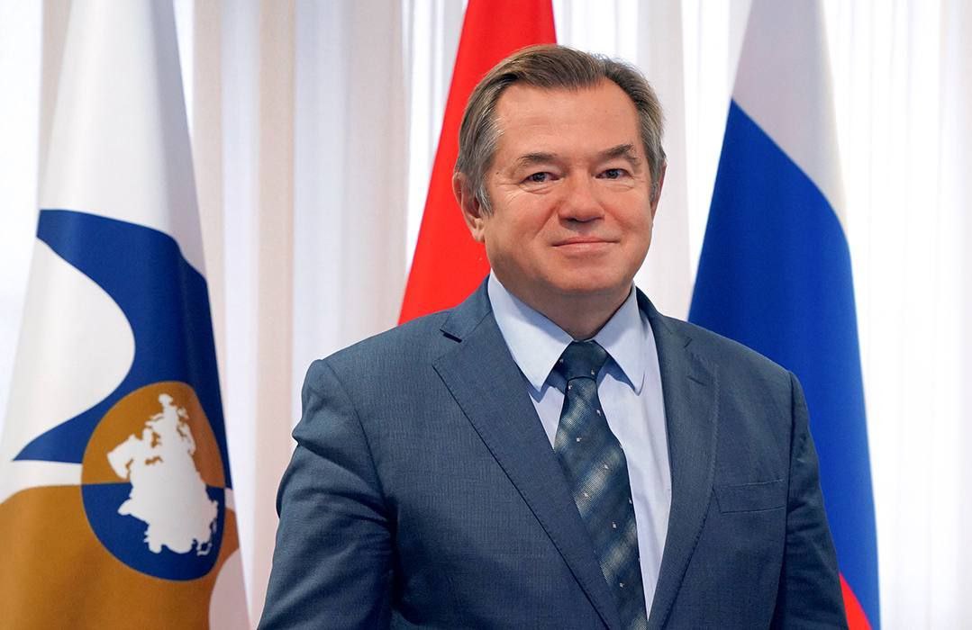 Предприятия, которые приостановили работу в России из-за санкций, нужно передавать в собственность их трудовых коллективов, поскольку никто больше сотрудников не заинтересован в сохранении там рабочих — министр по интеграции и макроэкономике ЕЭК Сергей Глазьев