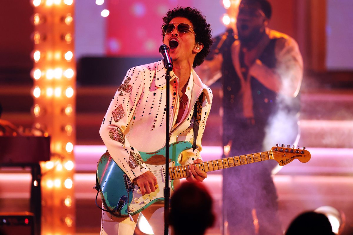 brunomarsfiles's tweet photo. BRUNO MARS https://t.co/D2teTYXplf