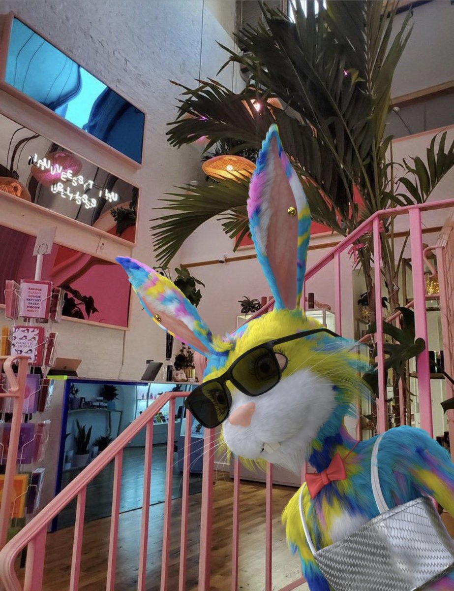 Flufficia's tweet photo. Busy day hydrating fur..time for some selfcare these paws are thumpin! @flufworld #flufficia #selfcaresunday #hydrate #flufworld #FluffleFollowFluf https://t.co/MnOCiinzRp