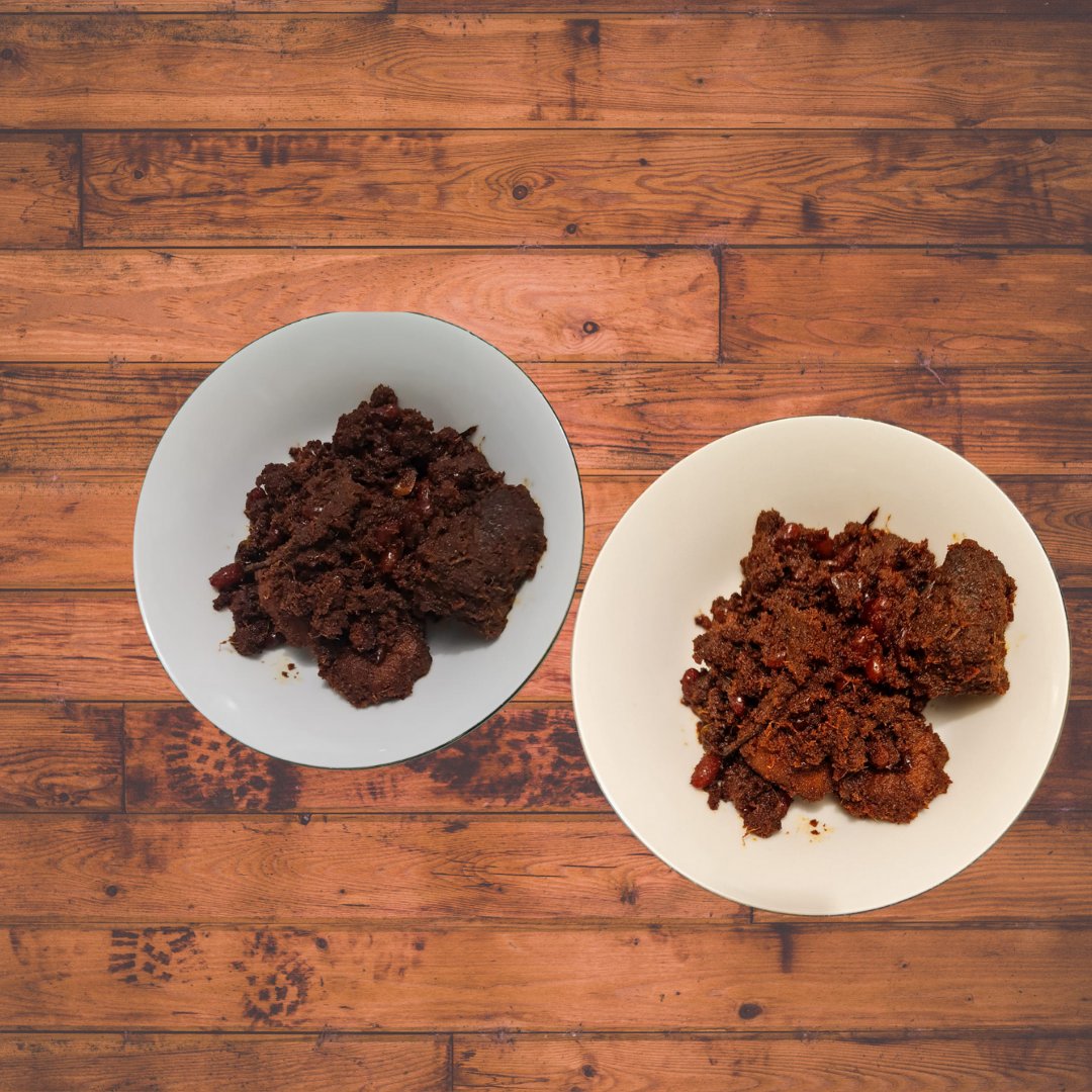 rossie_31's tweet photo. Banyak yang tanya. Kenapa rendang khas Minang itu warnanya hitam tapi rasanya tidak gosong? Saya punya jawabannya--yang merupakan ajaran turun-temurun Ibu kandung dan Ibu kos saya ketika masih sekolah menengah pertama. 

Begini caranya: https://t.co/Cyx6cbcNrp