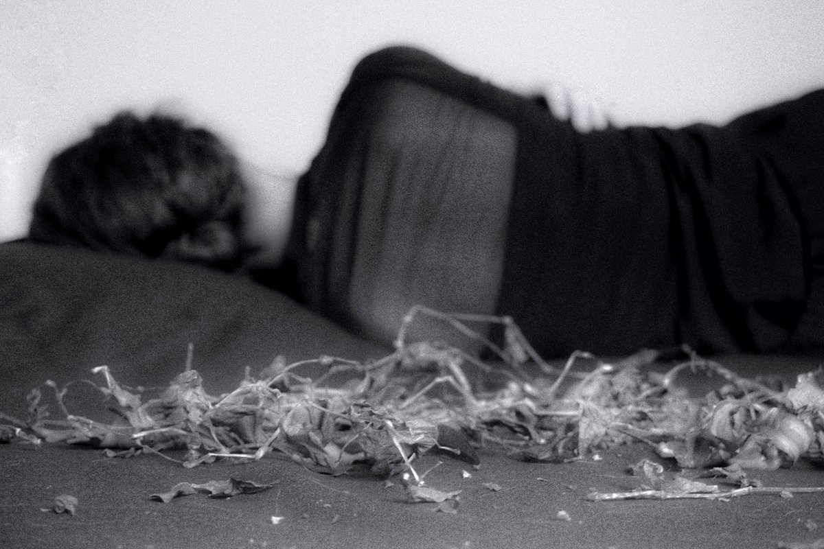 The series, in which i created photos of a short story i wrote, was completed. I try to bring my images closer to what is visible through art. 
Have you read this story too? ☁️