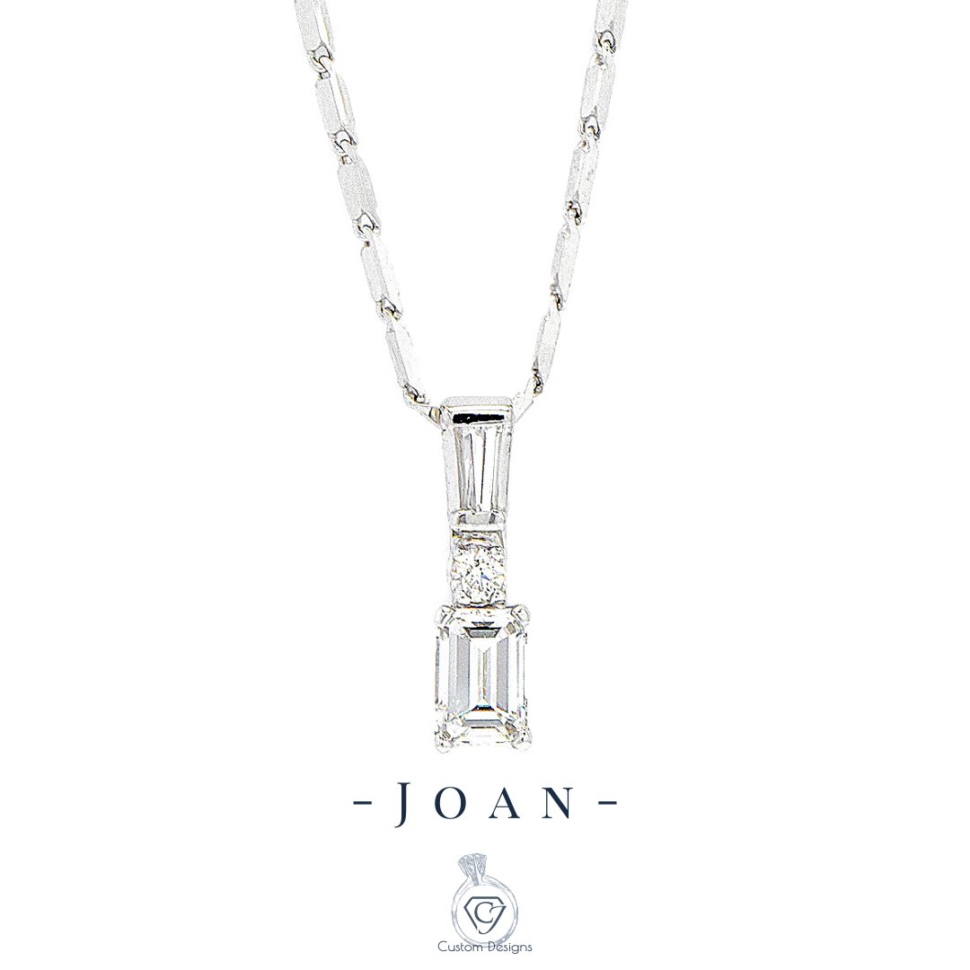 champaignjwlrs's tweet image. #SundayNightSparkles this week features a #customcollection favorite: Joan. She&apos;s since sold, but she was too #beautiful to NOT show off again!

Want to create your own custom jewelry design? Follow the link to start!

l8r.it/trsB

#chambana #jewelryaddict