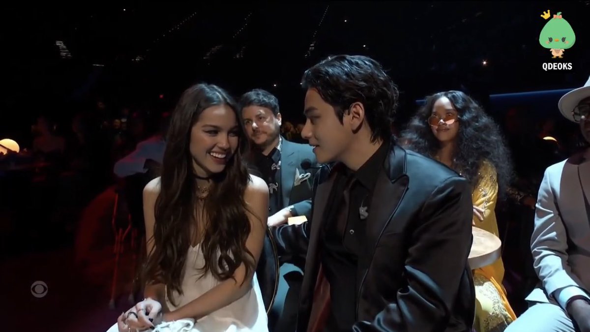 valeeg92's tweet photo. #GRAMMYsTNT AYUDAAA COLAPSOOOO https://t.co/qYYcogDHr3