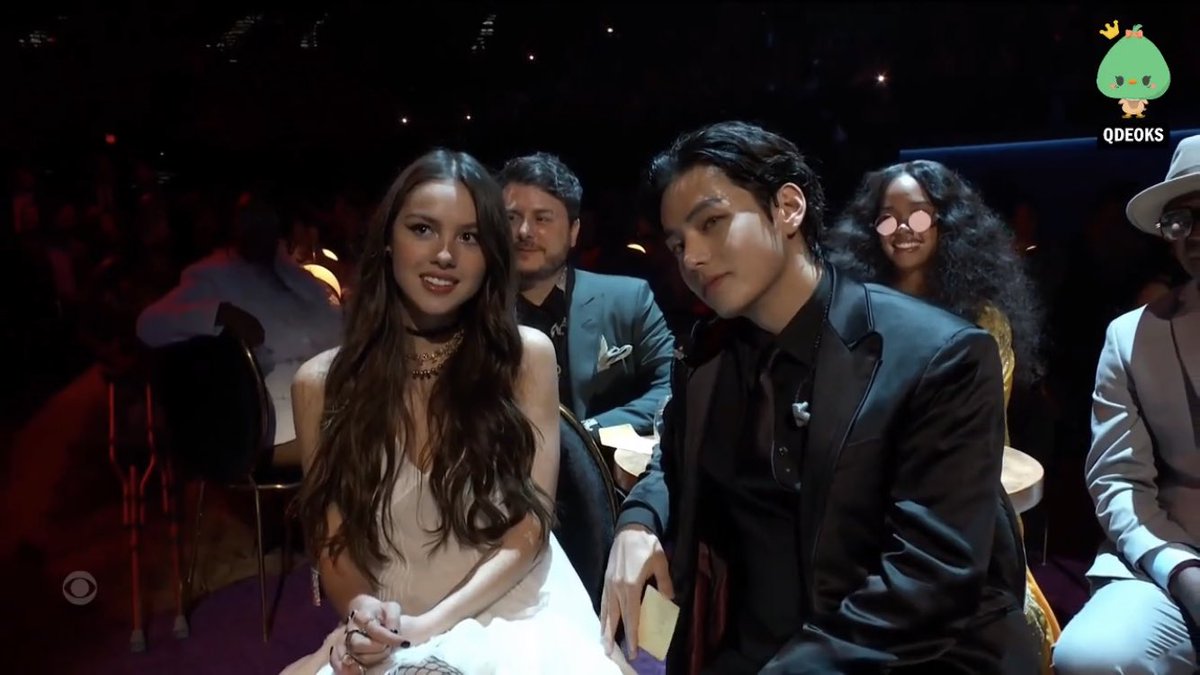 valeeg92's tweet photo. #GRAMMYsTNT AYUDAAA COLAPSOOOO https://t.co/qYYcogDHr3