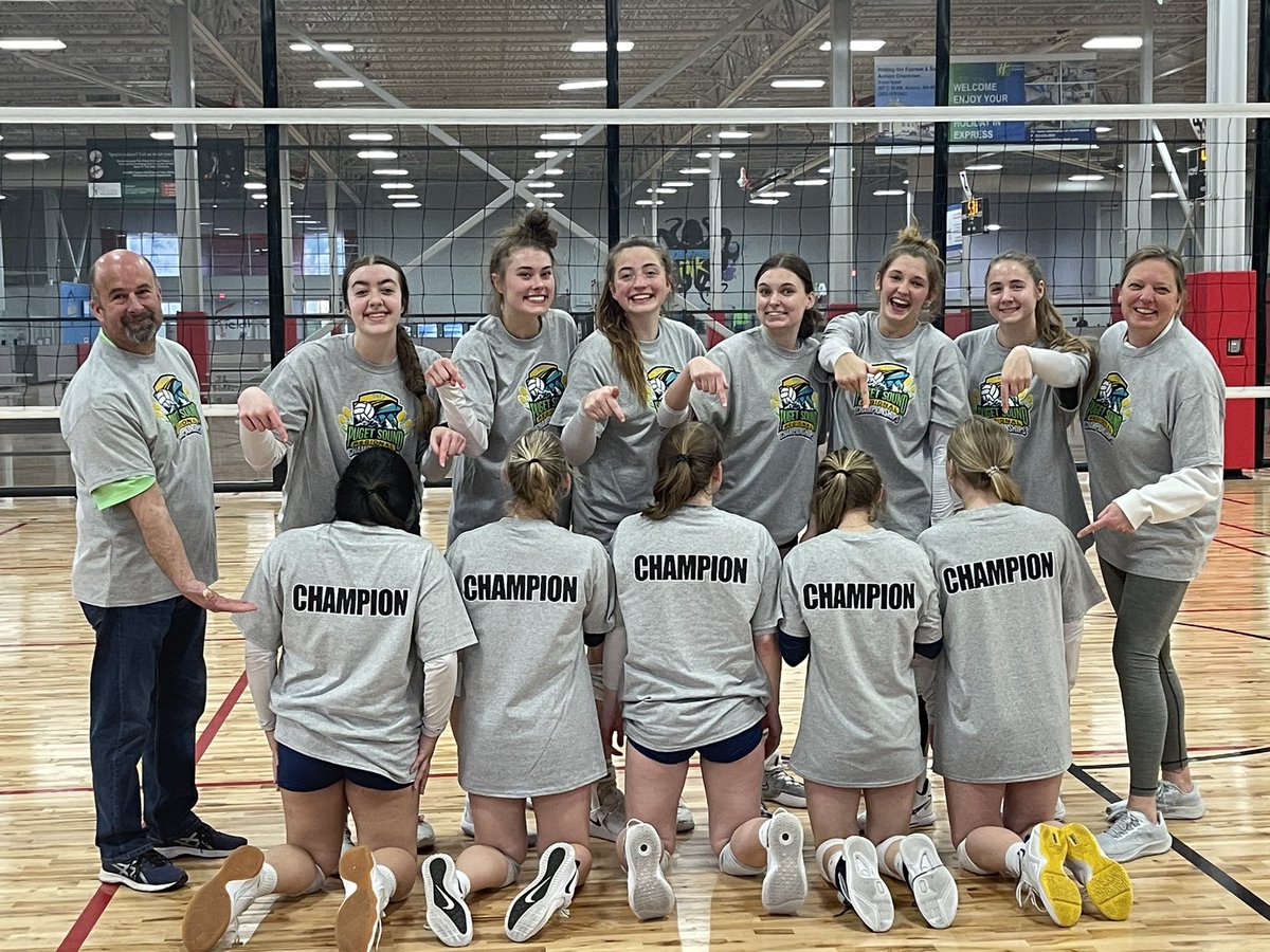 EYogan2022's tweet photo. @Seattle_Juniors 18’s coached by Shannon &amp; Chris Pratt took this team all the way this weekend at the Puget Sound Regionals! I’m so proud to be part of this team! #Championship https://t.co/6eCZQMUFBu