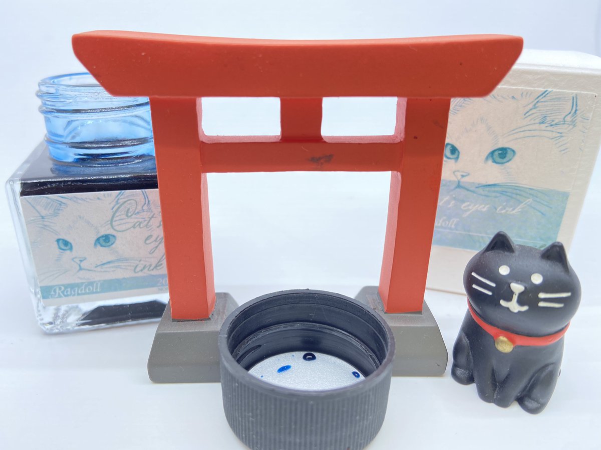 yveslee_TW's tweet photo. Ragdoll
#TAIWAN
#KAOHSIUNG
#インク沼
#オリジナルインク
#猫の目シリーズ
#NONBLE
#紀伊國屋書店
#YvesInkSamples
#PaPeRHoLiC https://t.co/UvS91q1EiM