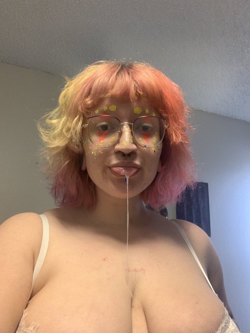 spitty clown 🤡 https://t.co/3dlTcgw5d6