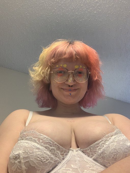 spitty clown 🤡 https://t.co/3dlTcgw5d6